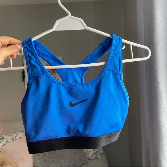 Nike sports bra - Picture 1 of 2